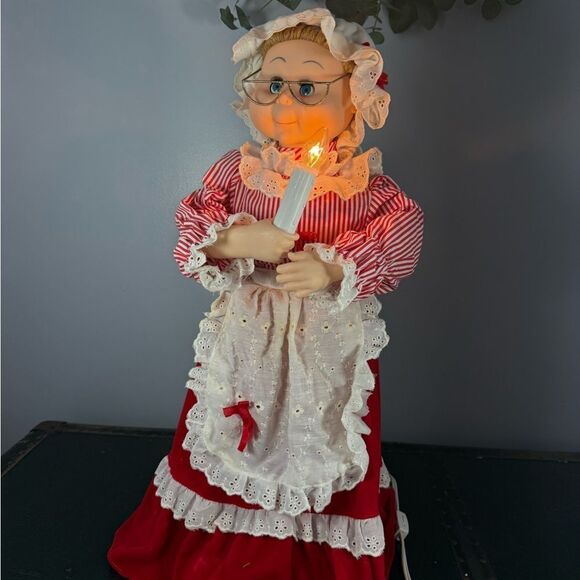 Vintage Motion-ettes of Christmas Life Like Mrs. Claus Lights Up Does Not Move - Picture 1 of 6